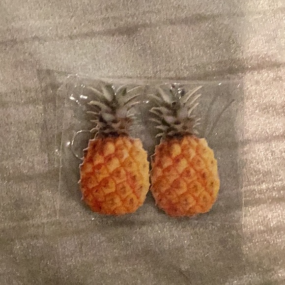 Yellow & Silverstone Drop Pineapple Earrings. NWT - Picture 2 of 7
